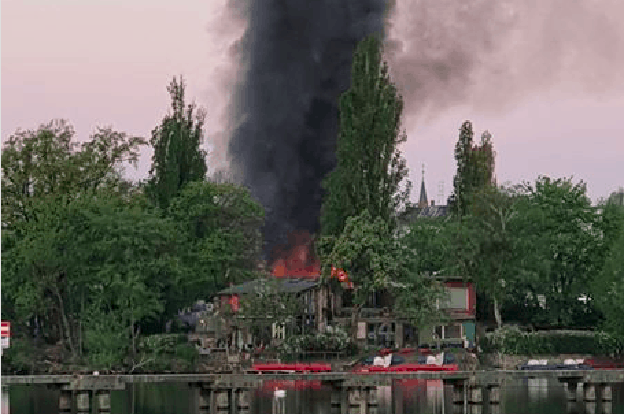 Fire at Kreuzberg, Berlin nightclub [ipsə]